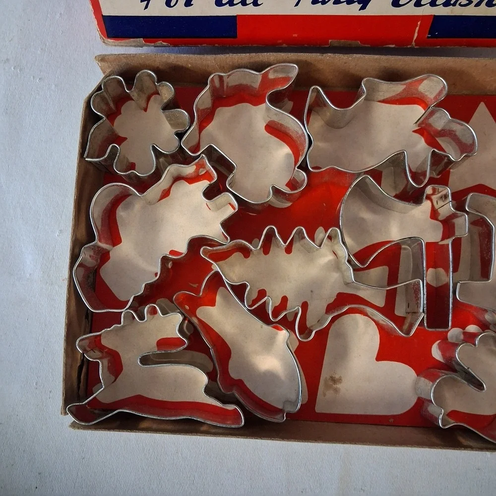 Vintage Cookie Cutters Metal Set For All Party Occasions Original Box